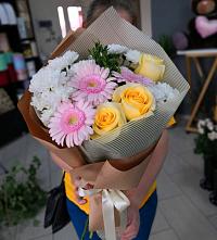 Букет цветов из:  Герберы, Розы и Хризантемы в Мантурово